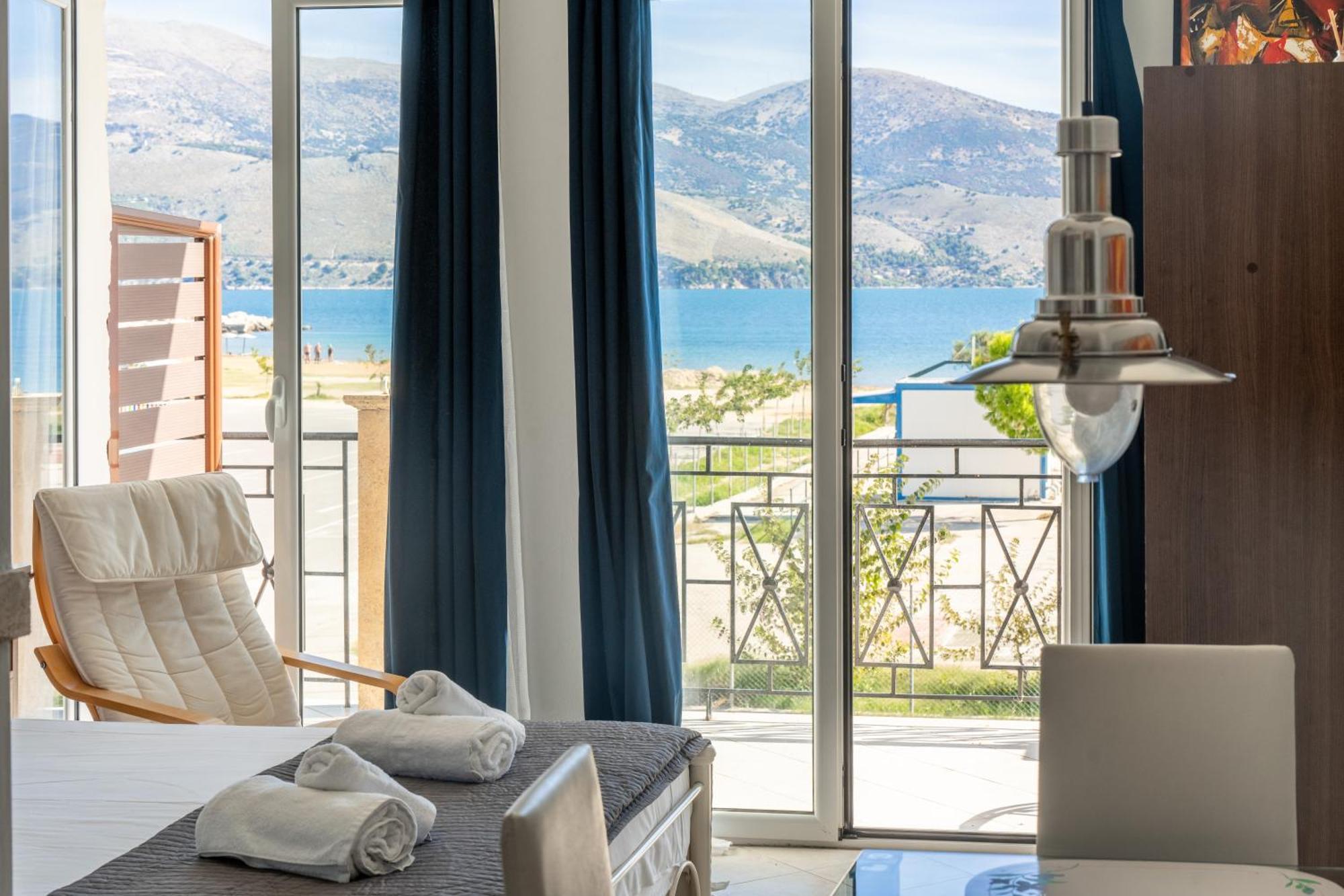 Xenia Ionis Luxury Apartments Lixouri Ngoại thất bức ảnh
